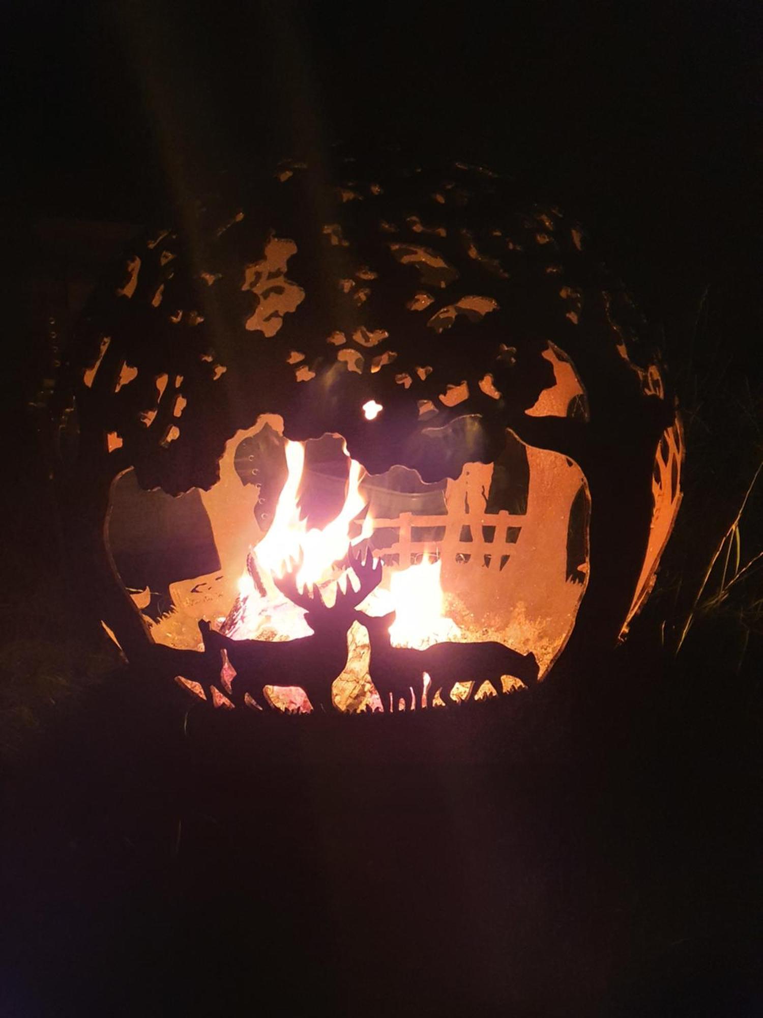 Hotel Gilfach Gower Farm Luxury Yurt With Hot Tub Ammanford Zewnętrze zdjęcie