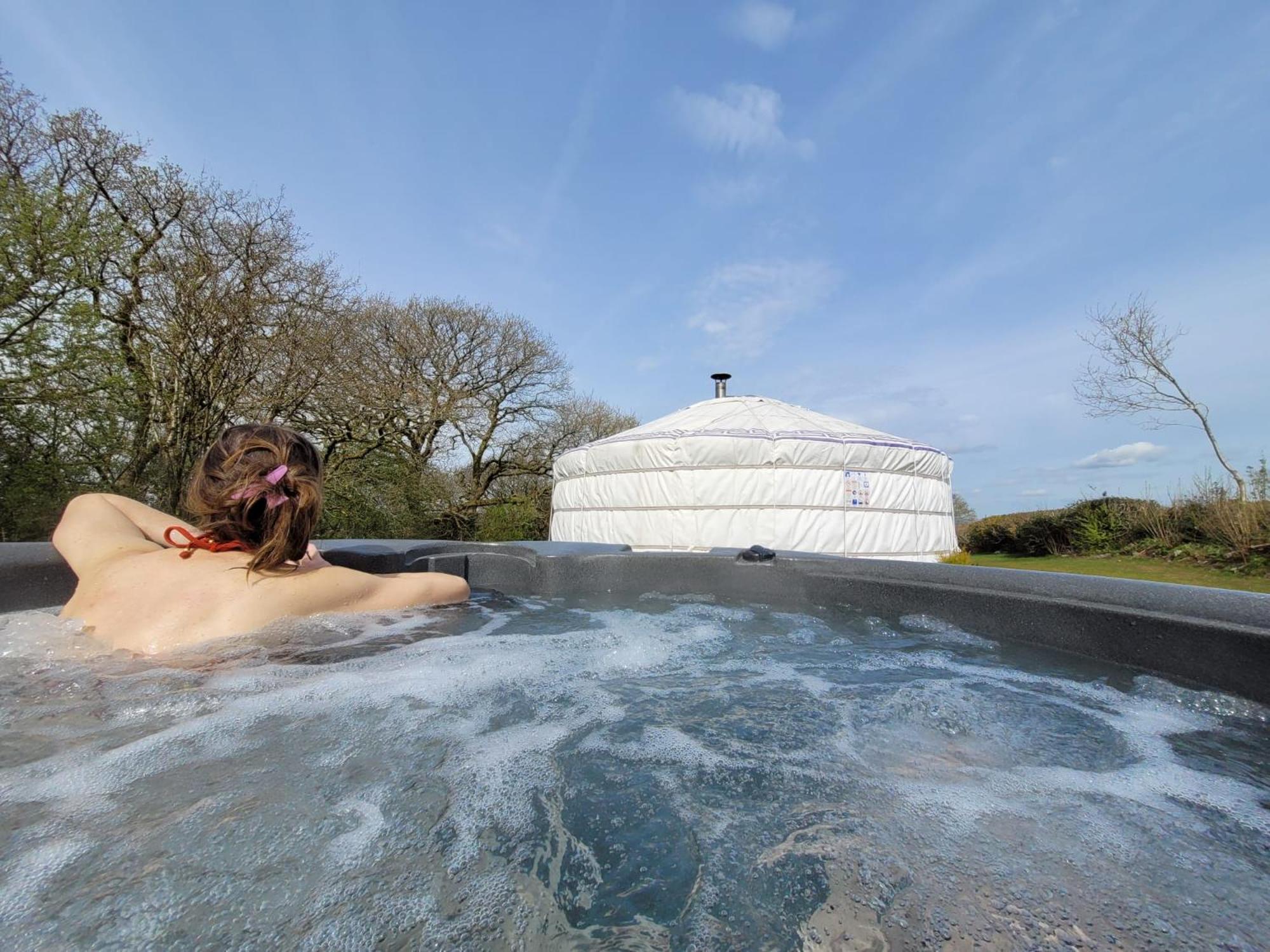 Hotel Gilfach Gower Farm Luxury Yurt With Hot Tub Ammanford Zewnętrze zdjęcie