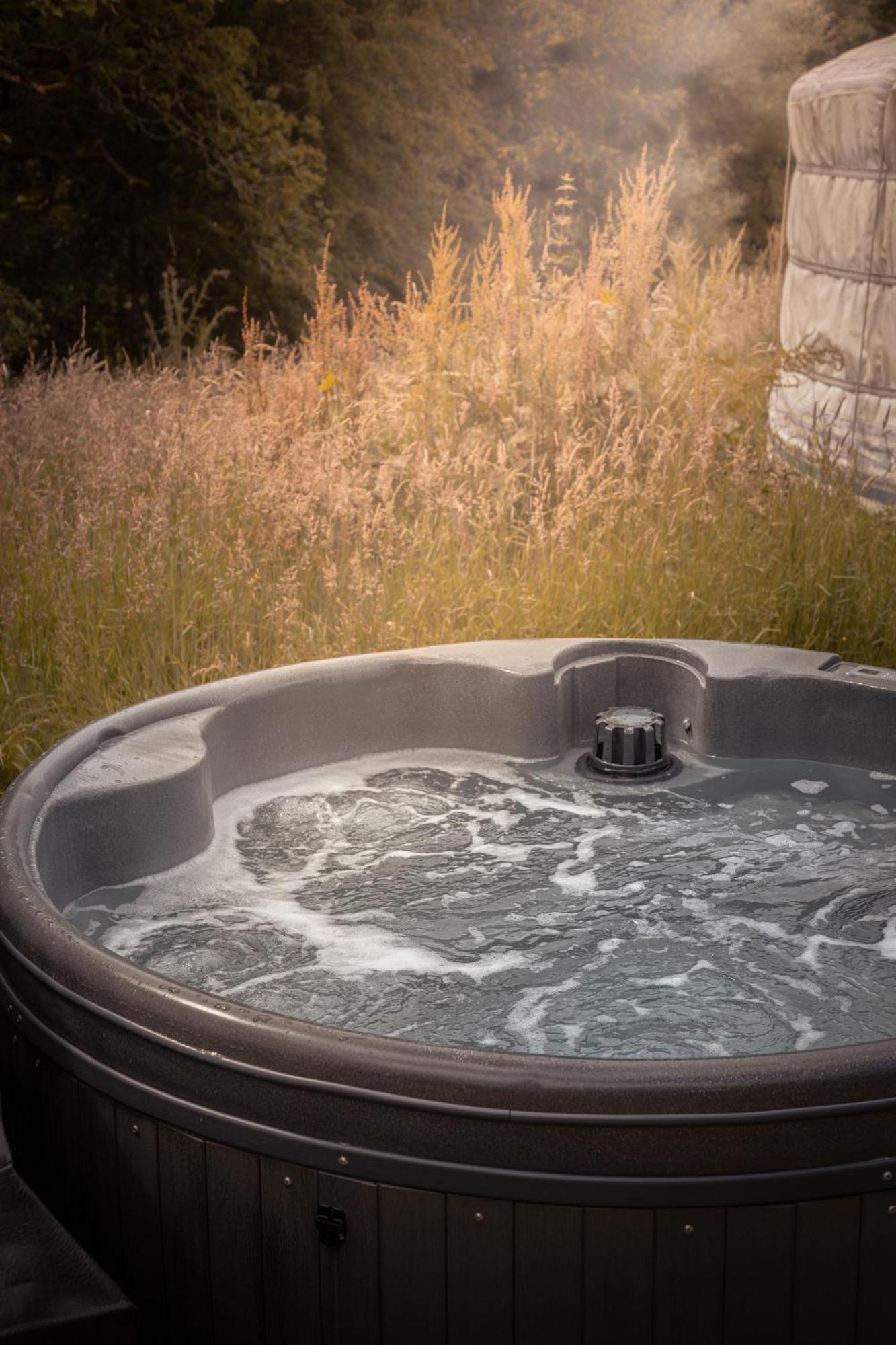 Hotel Gilfach Gower Farm Luxury Yurt With Hot Tub Ammanford Zewnętrze zdjęcie
