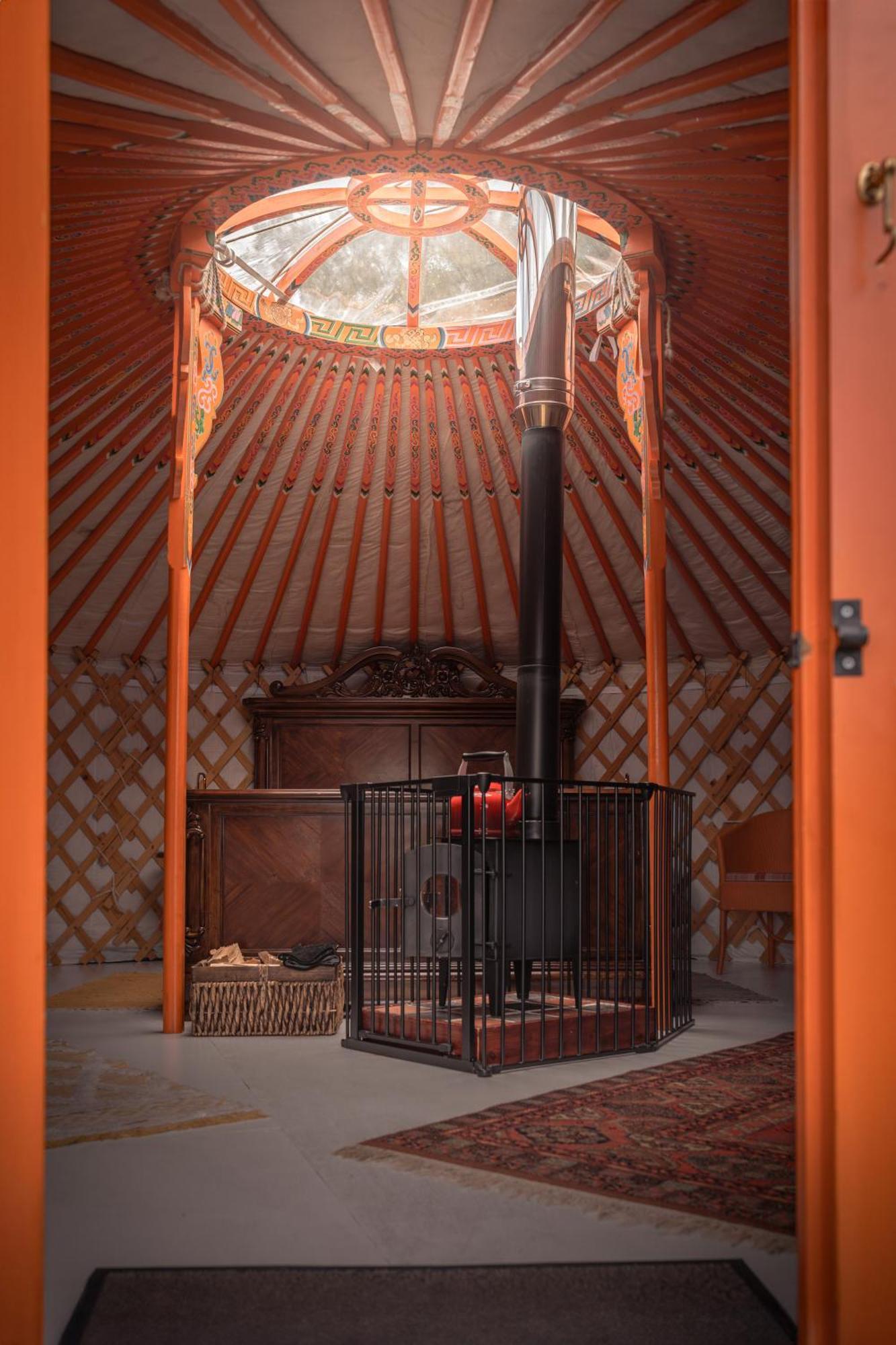 Hotel Gilfach Gower Farm Luxury Yurt With Hot Tub Ammanford Zewnętrze zdjęcie